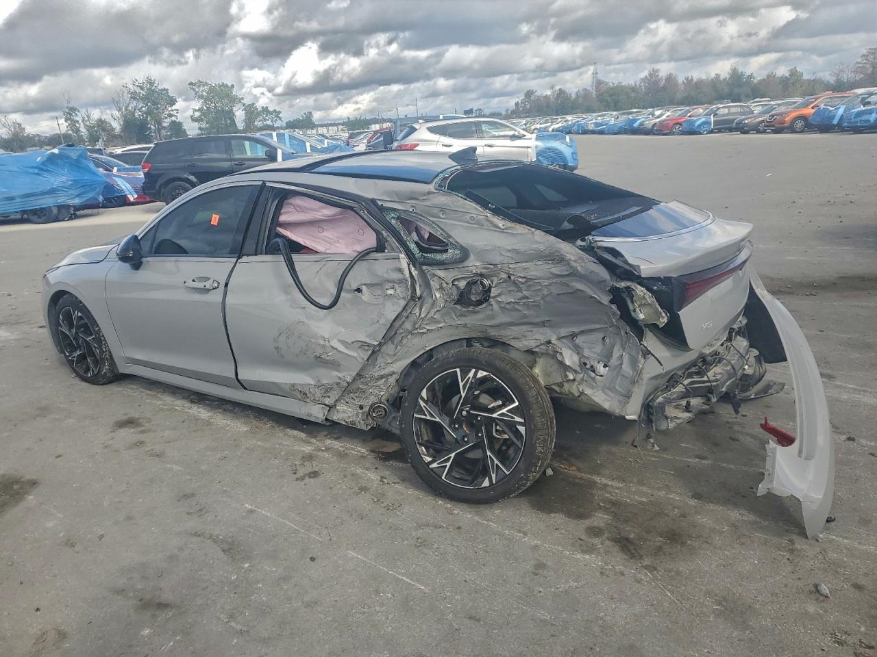 2025 KIA K5 GT LINE photo 2