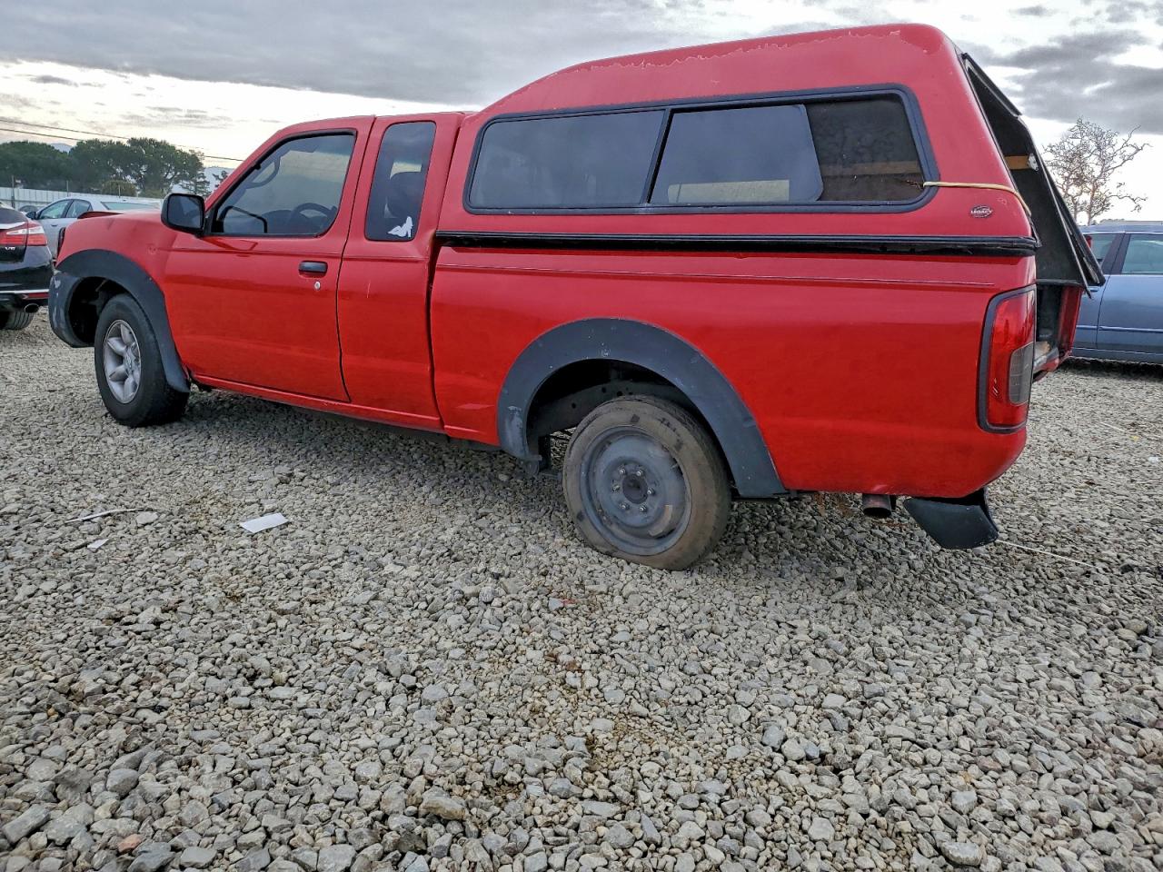 2002 NISSAN FRONTIER KING CAB XE photo 2