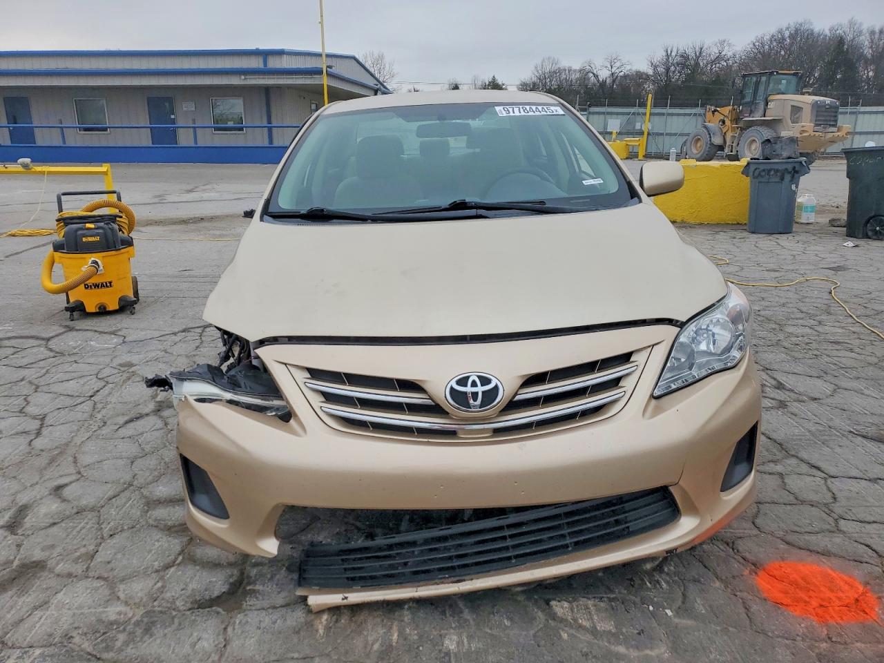 2013 TOYOTA COROLLA BASE photo 5