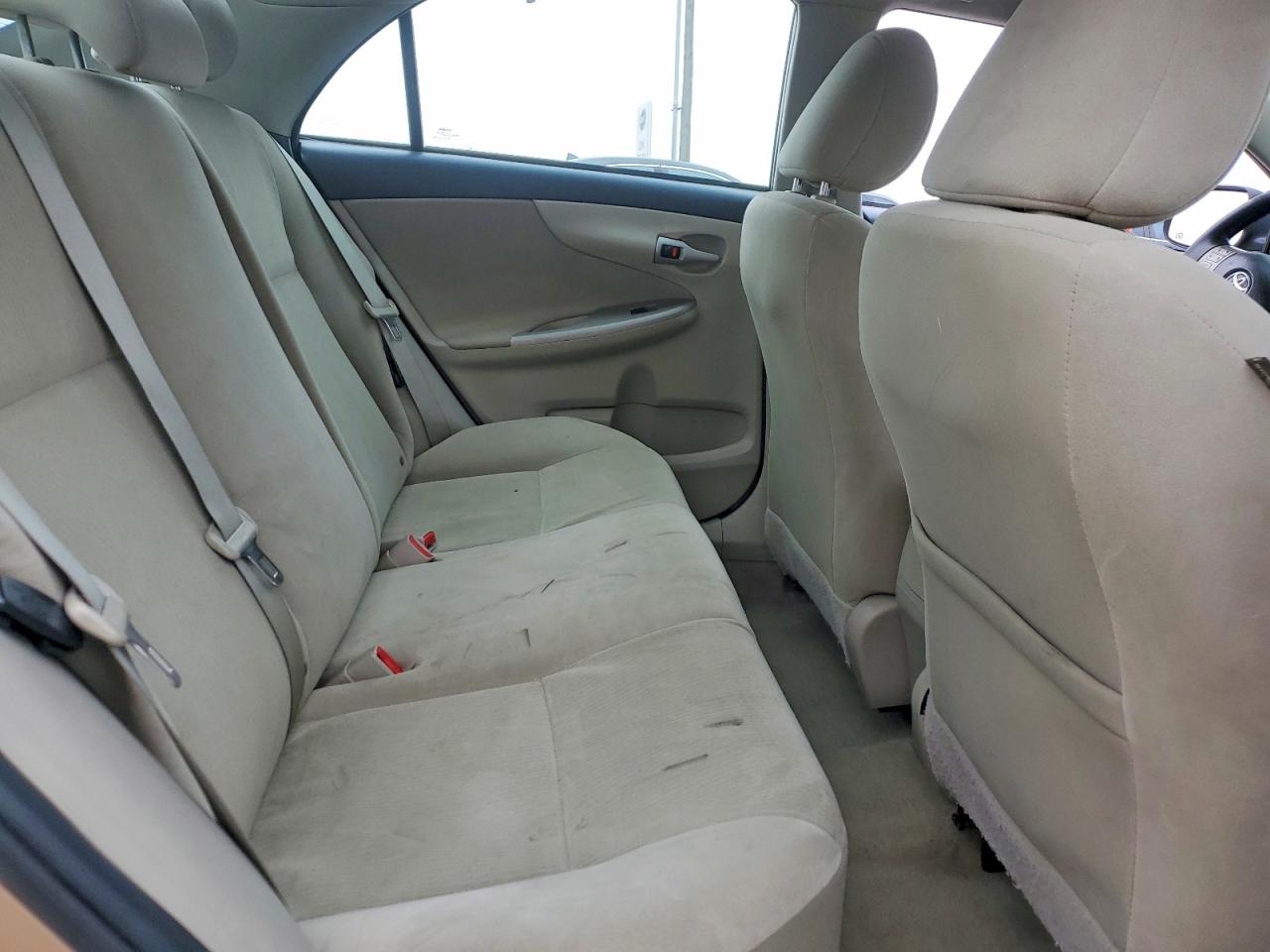 2013 TOYOTA COROLLA BASE photo 10