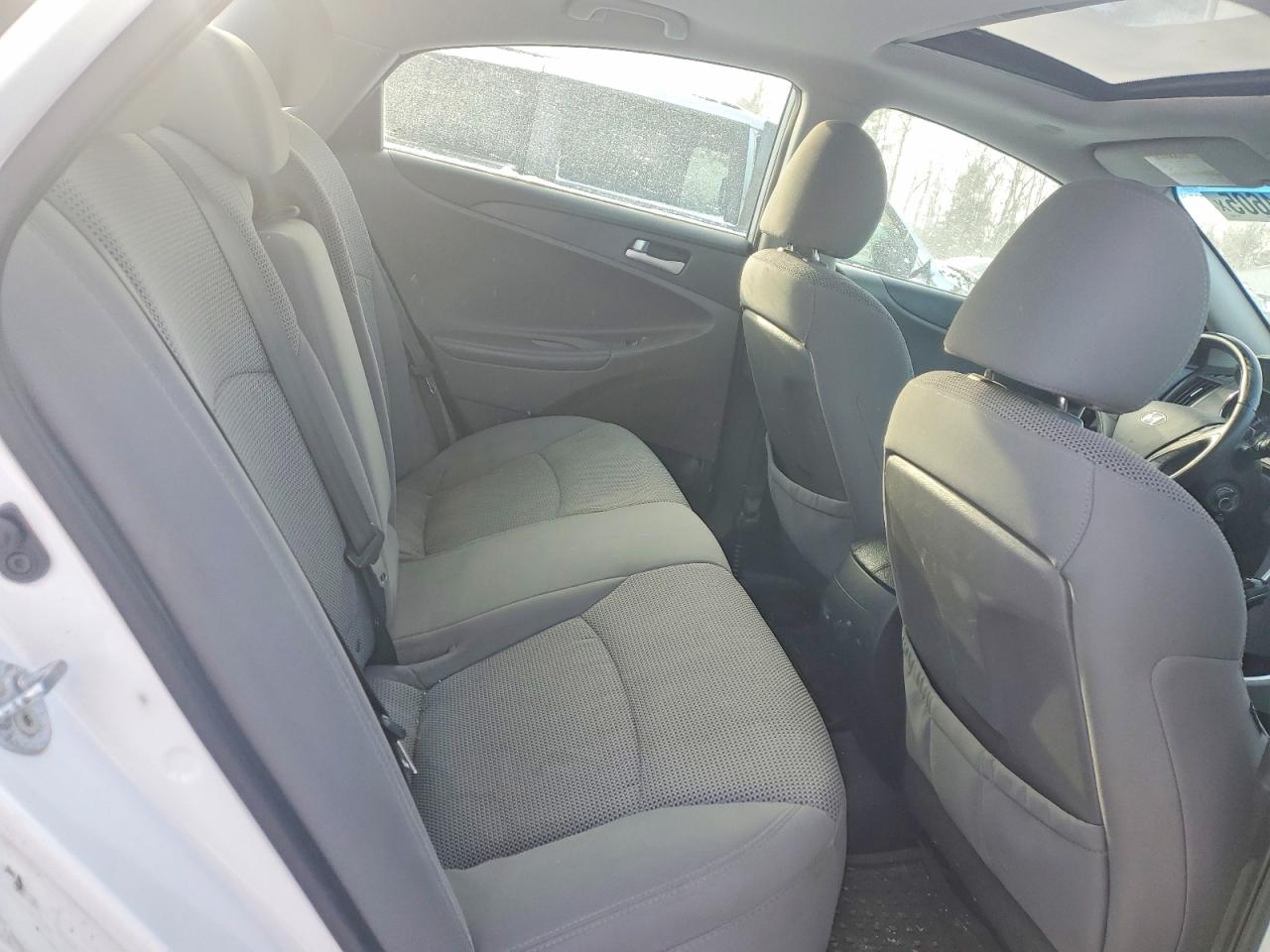 2013 HYUNDAI SONATA GLS photo 10