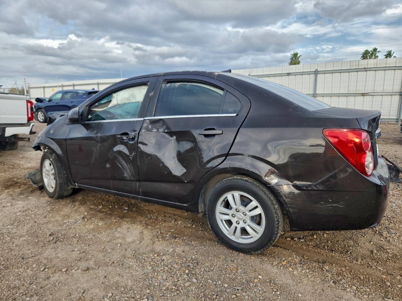 2014 CHEVROLET SONIC LT photo 2