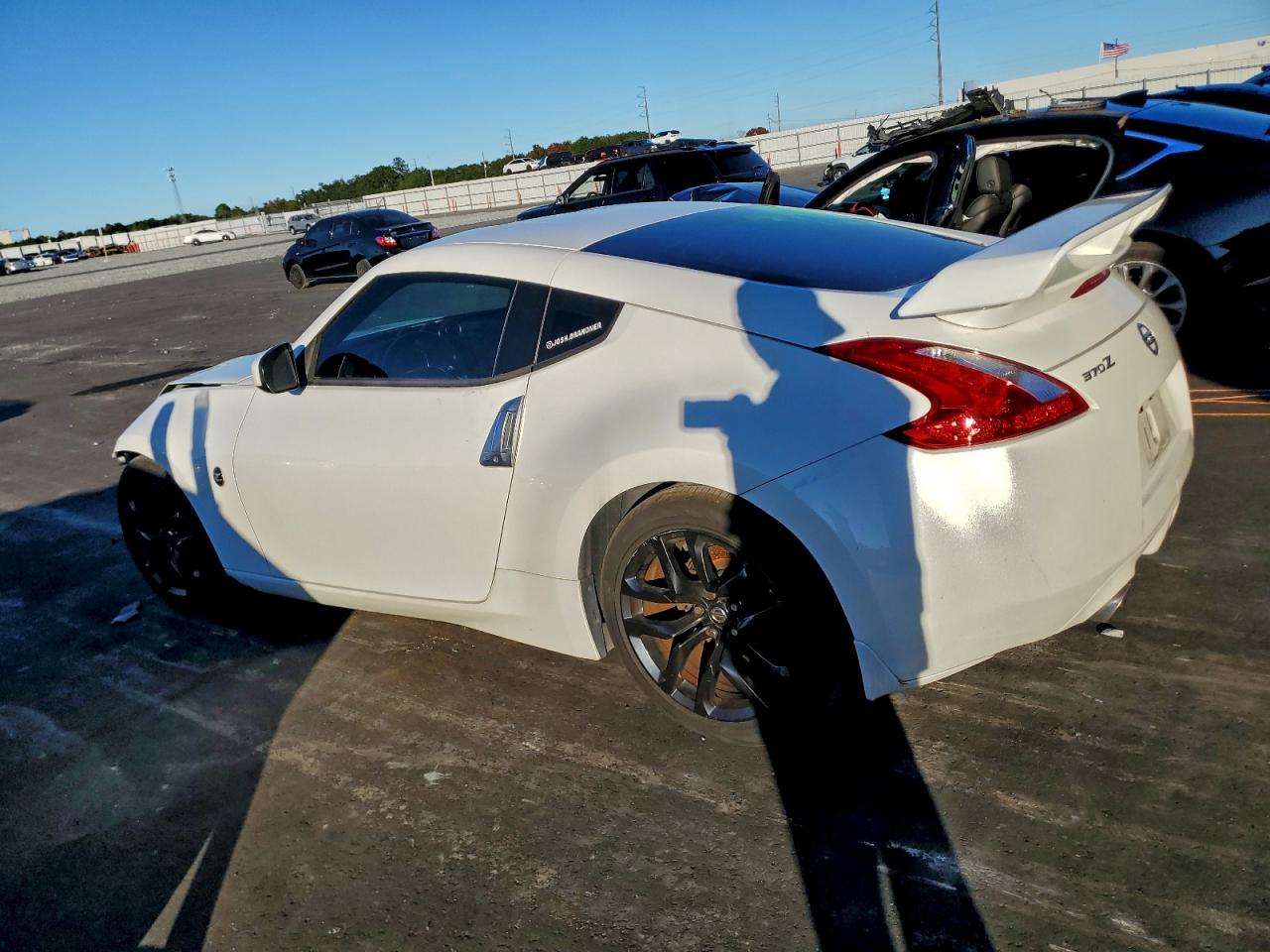 2017 NISSAN 370Z BASE photo 2