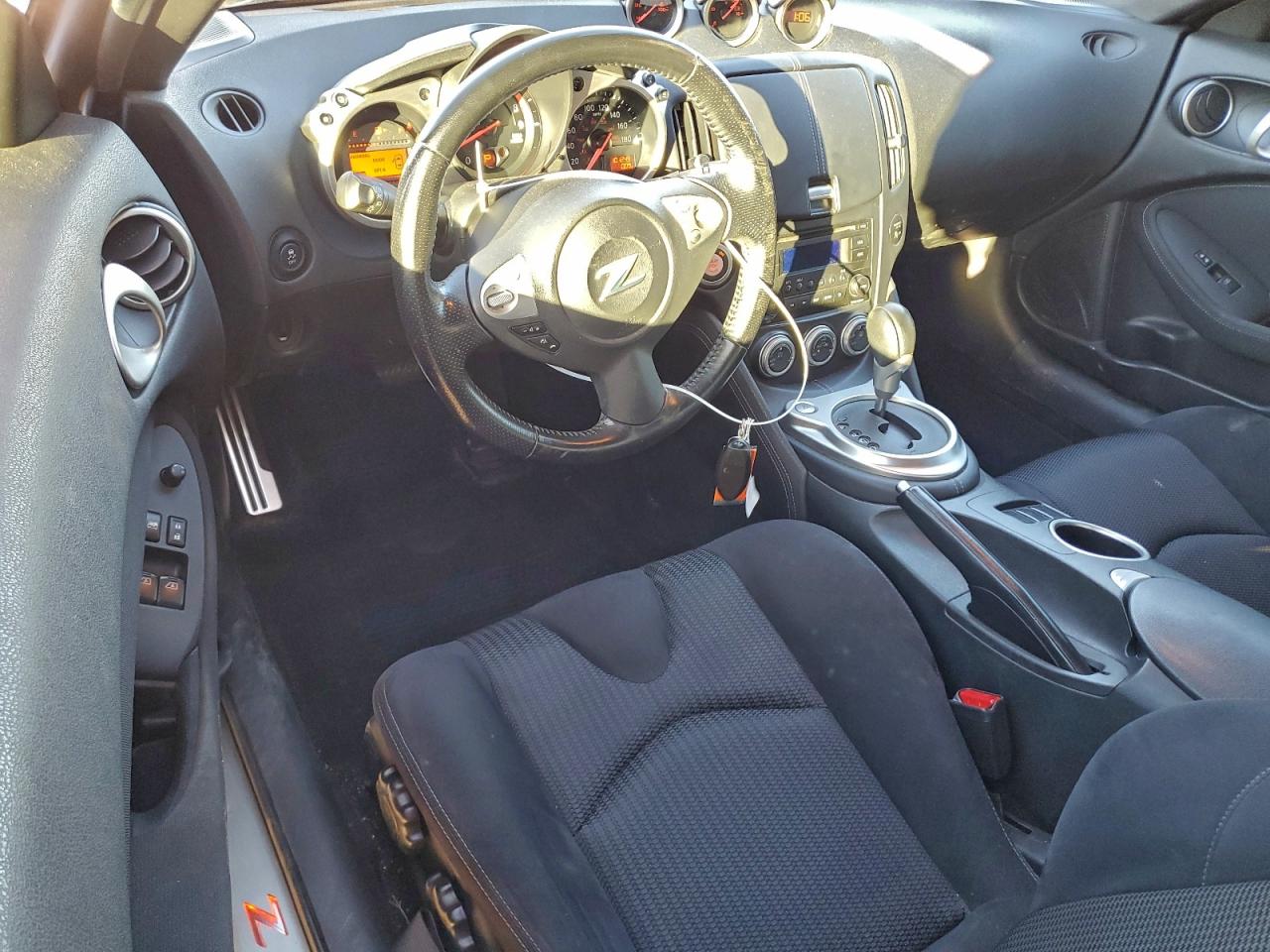 2017 NISSAN 370Z BASE photo 8