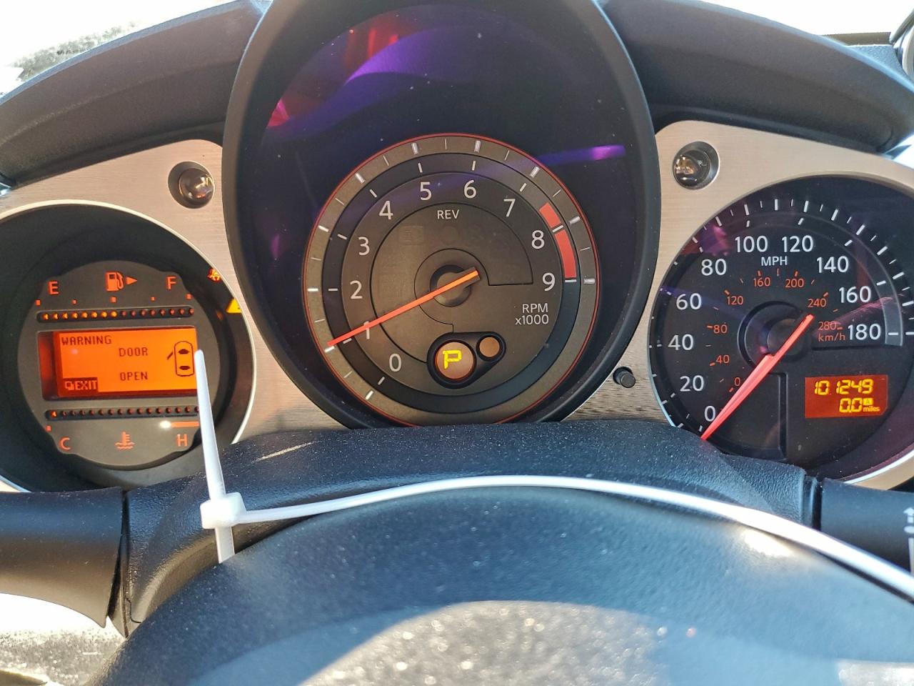 2017 NISSAN 370Z BASE photo 9