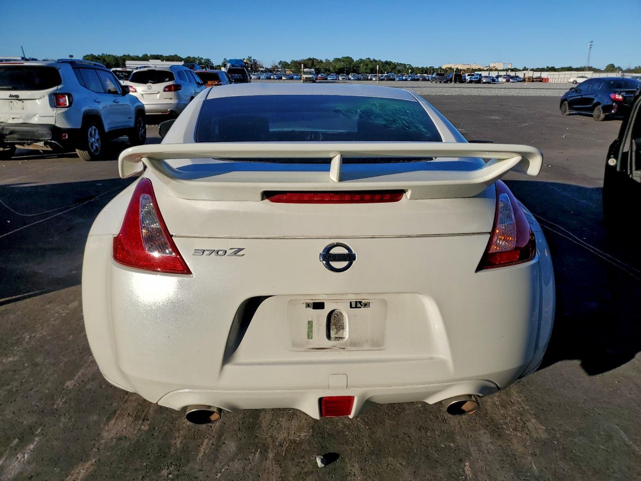 2017 NISSAN 370Z BASE photo 6