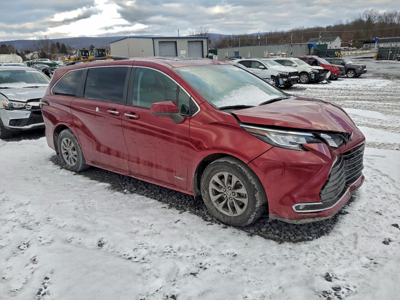 2021 TOYOTA SIENNA XLE photo 4