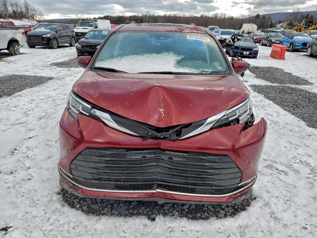 2021 TOYOTA SIENNA XLE photo 5