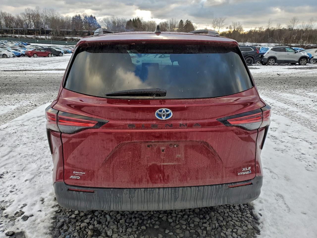 2021 TOYOTA SIENNA XLE photo 6