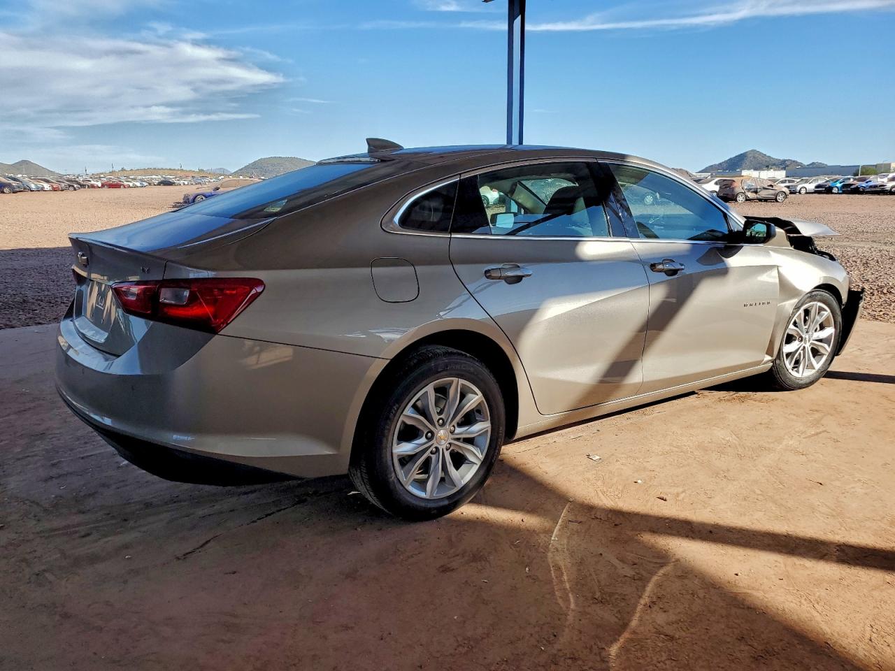 2024 CHEVROLET MALIBU LT photo 3