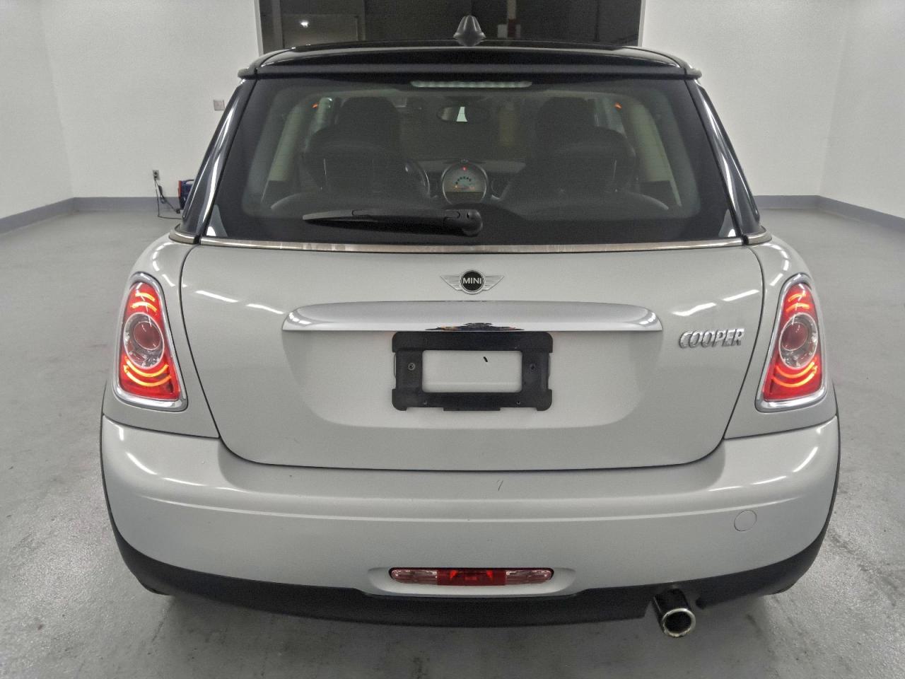 2011 MINI COOPER photo 6