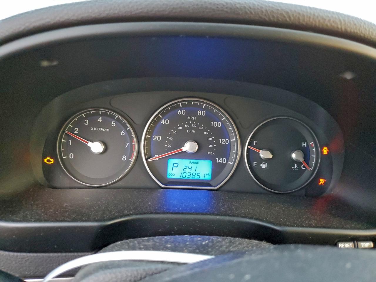 2010 HYUNDAI SANTA FE SE photo 9