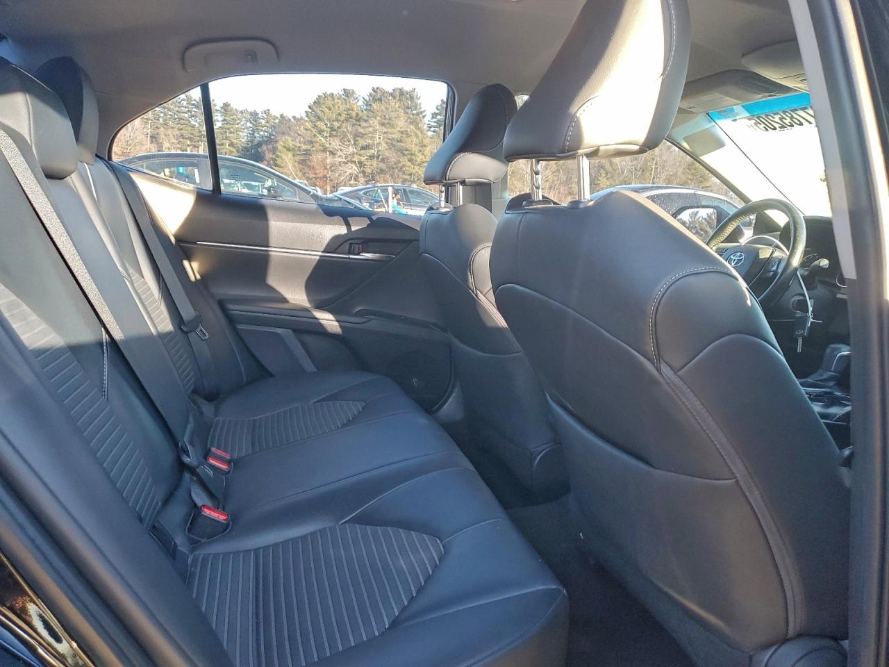 2019 TOYOTA CAMRY L photo 10