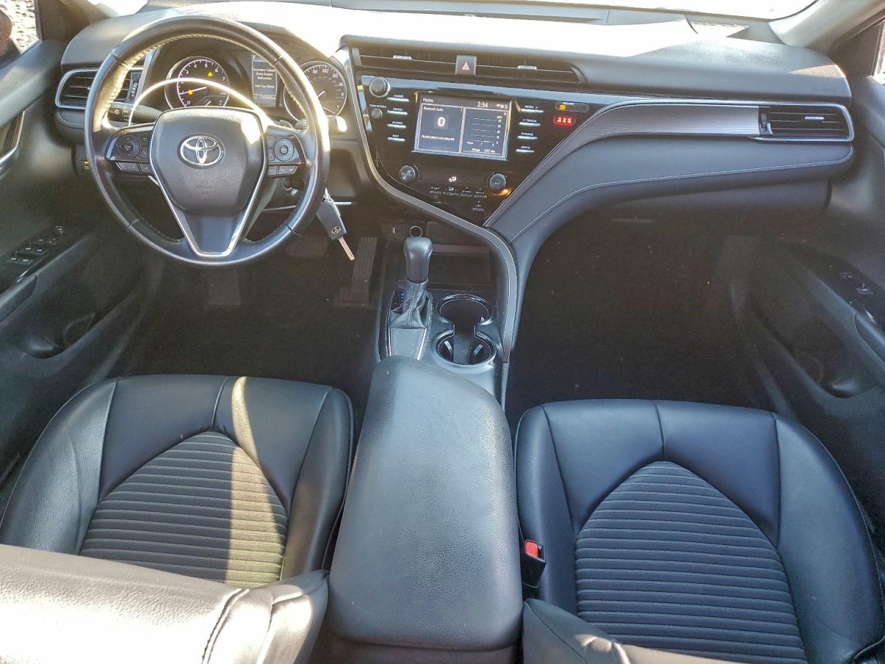 2019 TOYOTA CAMRY L photo 8