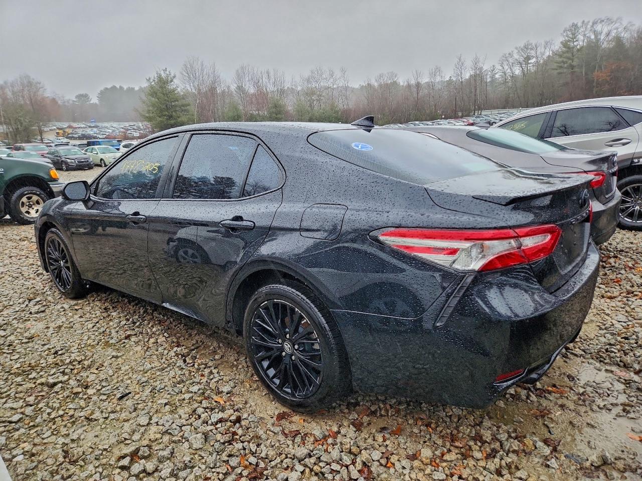 2019 TOYOTA CAMRY L photo 2