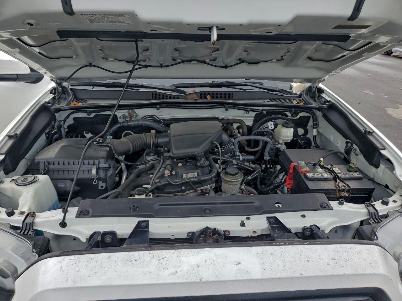 2019 TOYOTA TACOMA SR photo 11