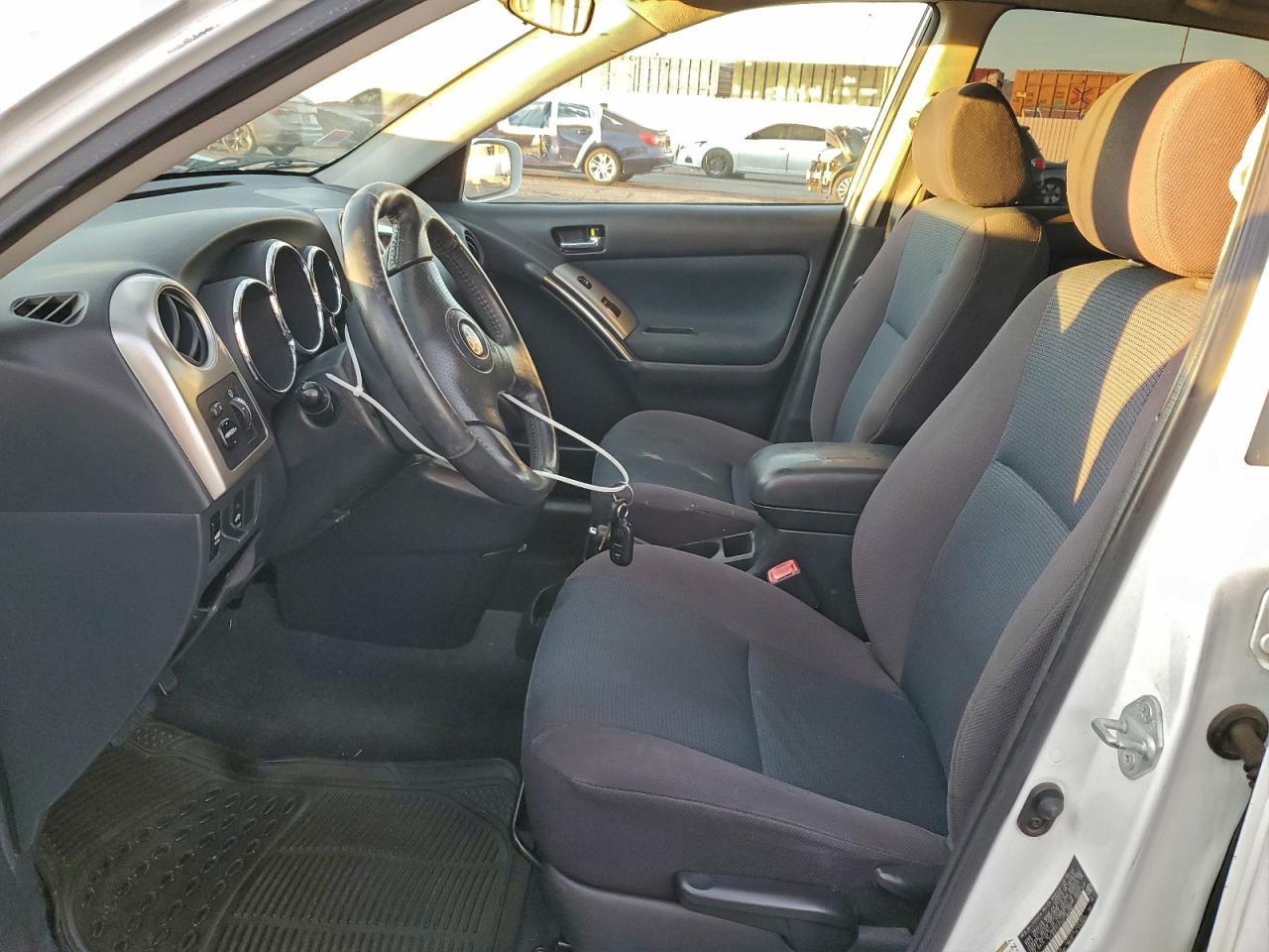 2006 TOYOTA COROLLA MATRIX XR photo 7