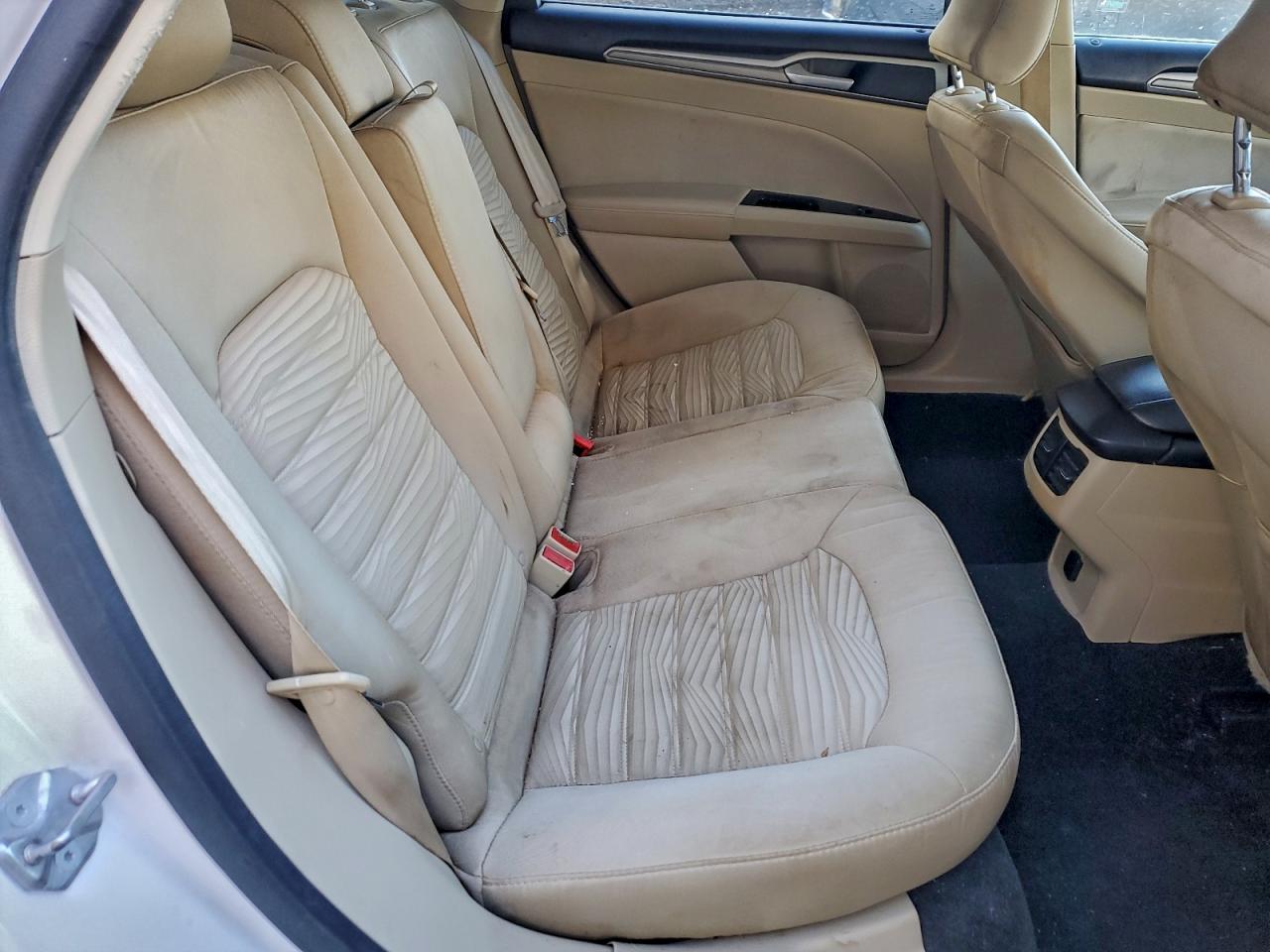 2016 FORD FUSION SE photo 10