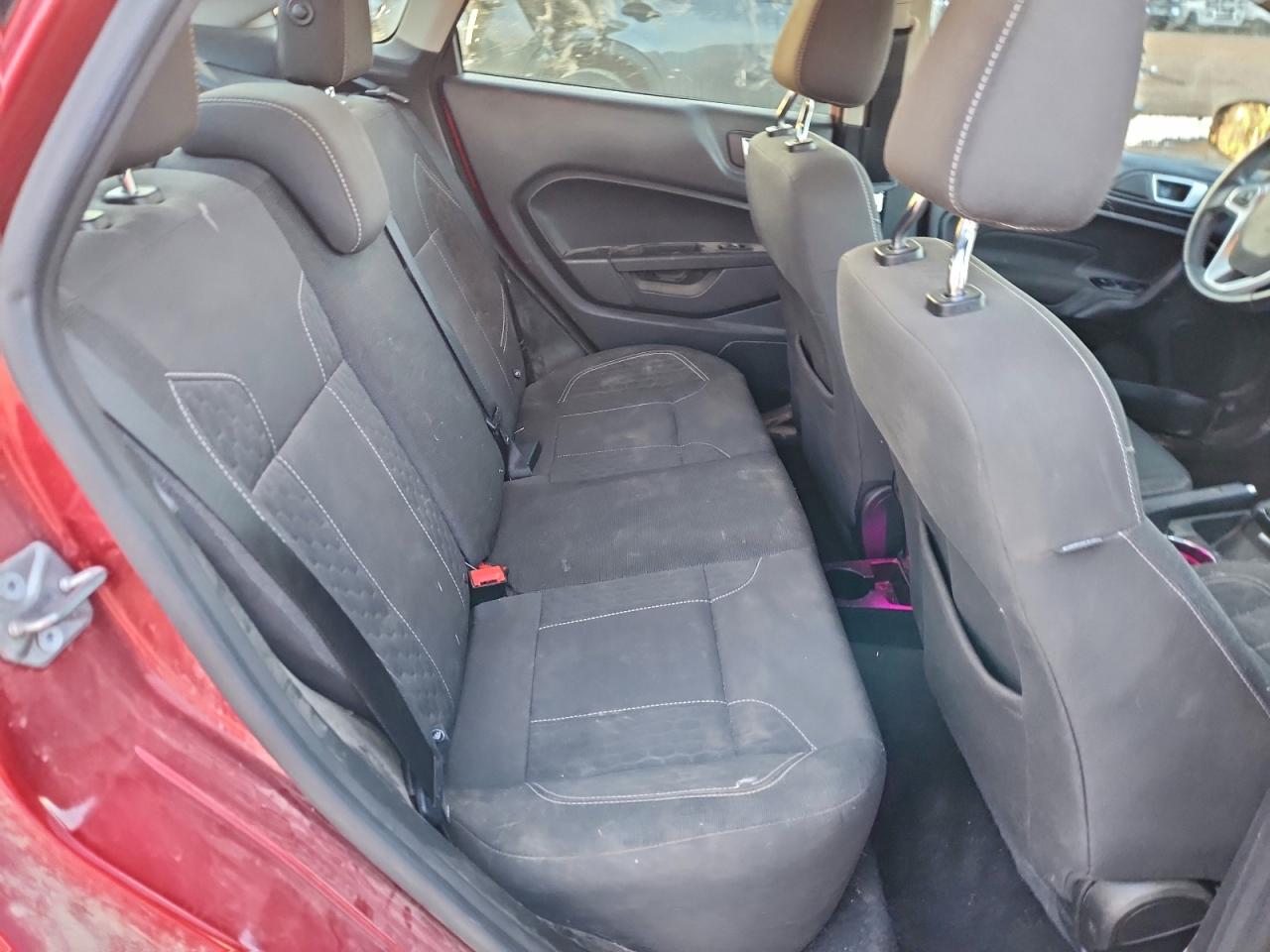 2016 FORD FIESTA SE photo 10