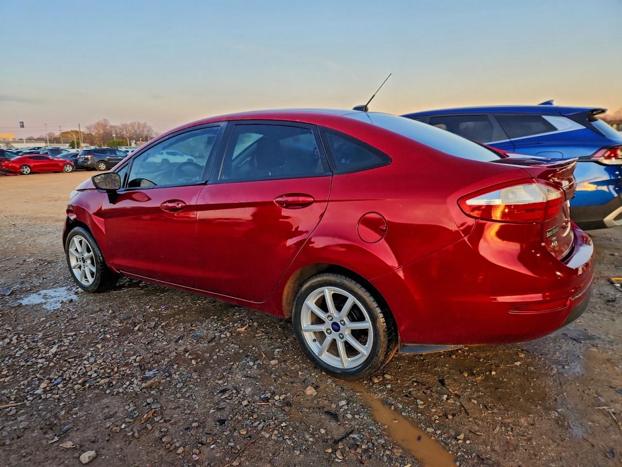 2016 FORD FIESTA SE photo 2