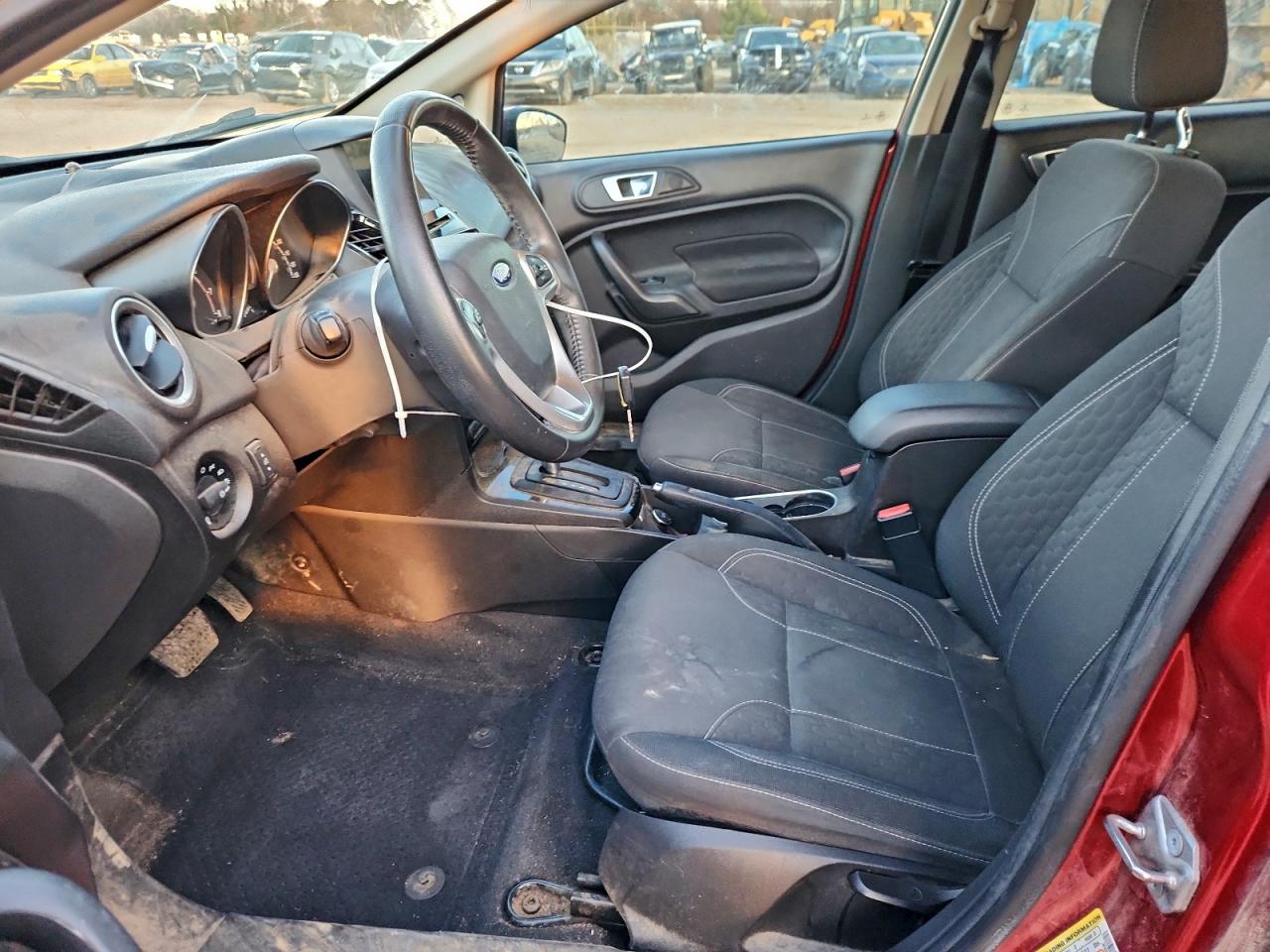 2016 FORD FIESTA SE photo 7