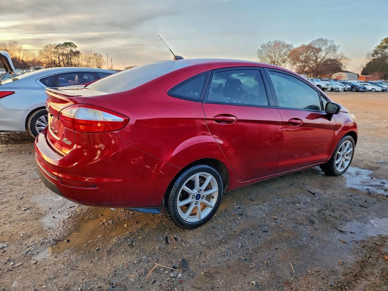 2016 FORD FIESTA SE photo 3