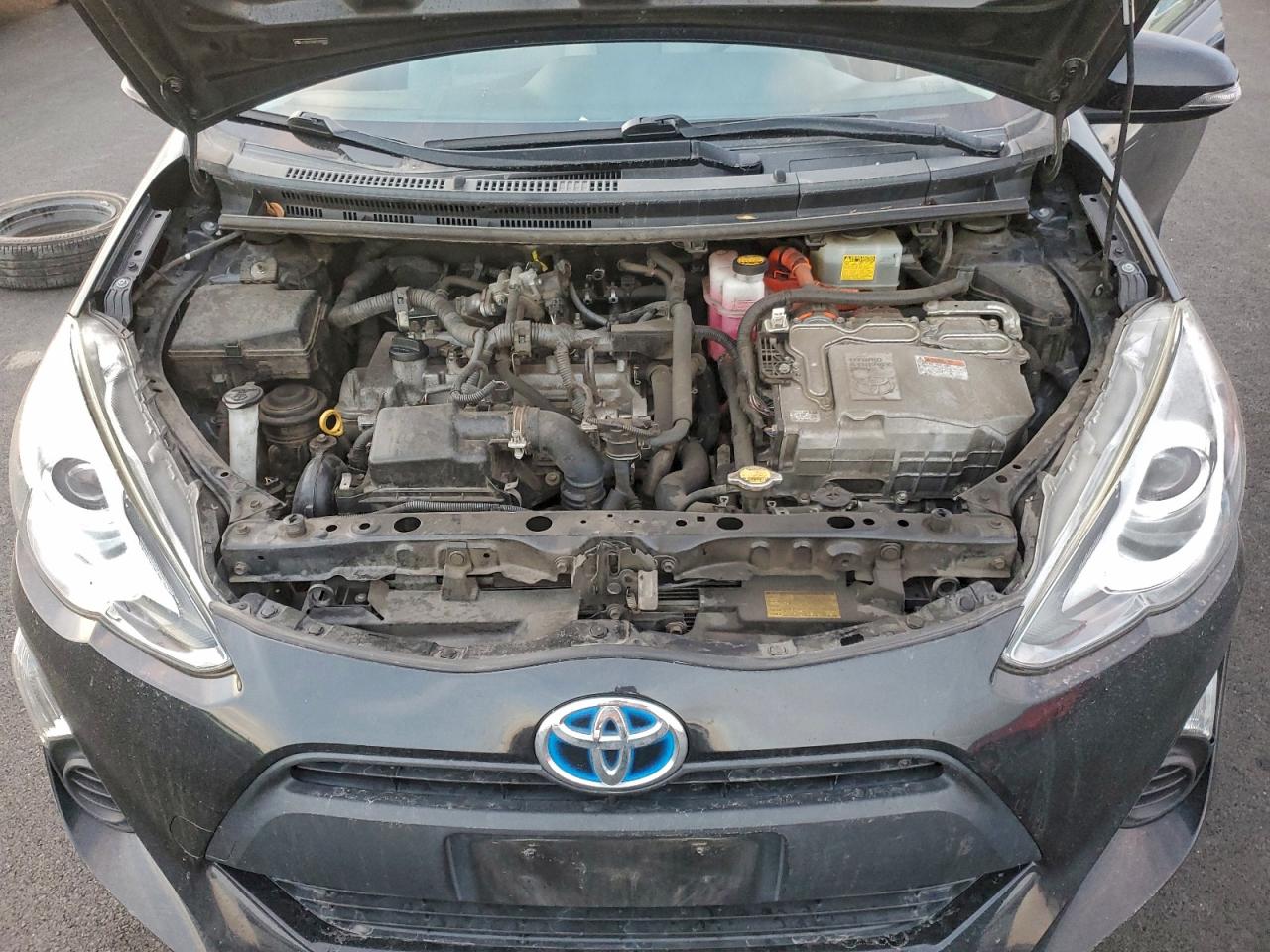 2015 TOYOTA PRIUS C photo 11