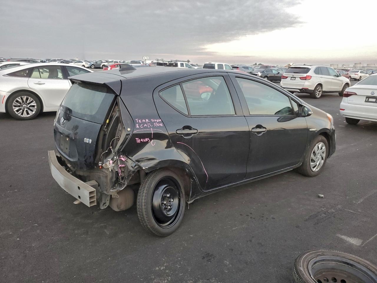 2015 TOYOTA PRIUS C photo 3