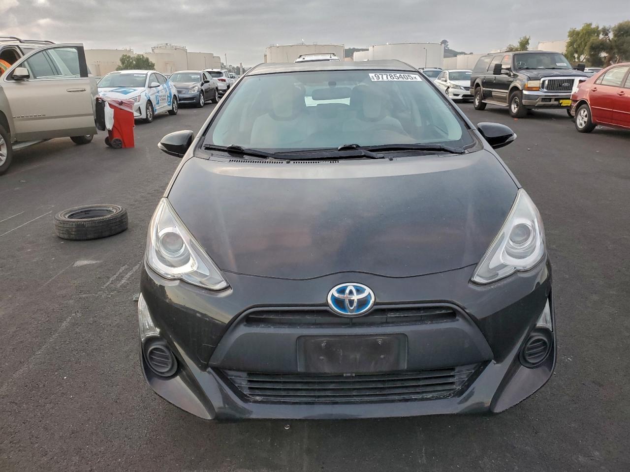 2015 TOYOTA PRIUS C photo 5