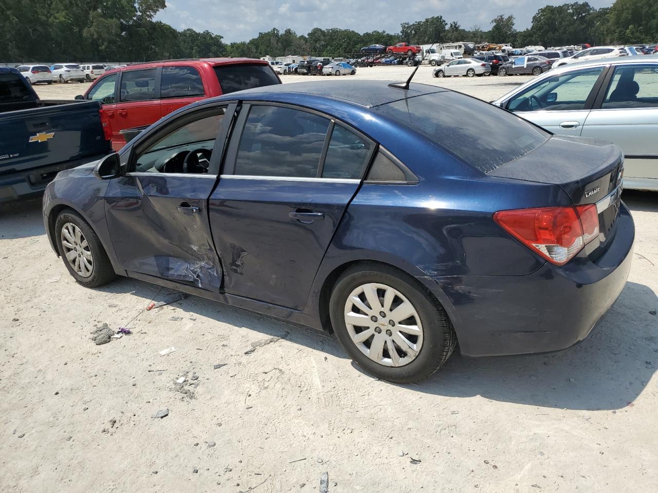 2011 CHEVROLET CRUZE LS photo 2