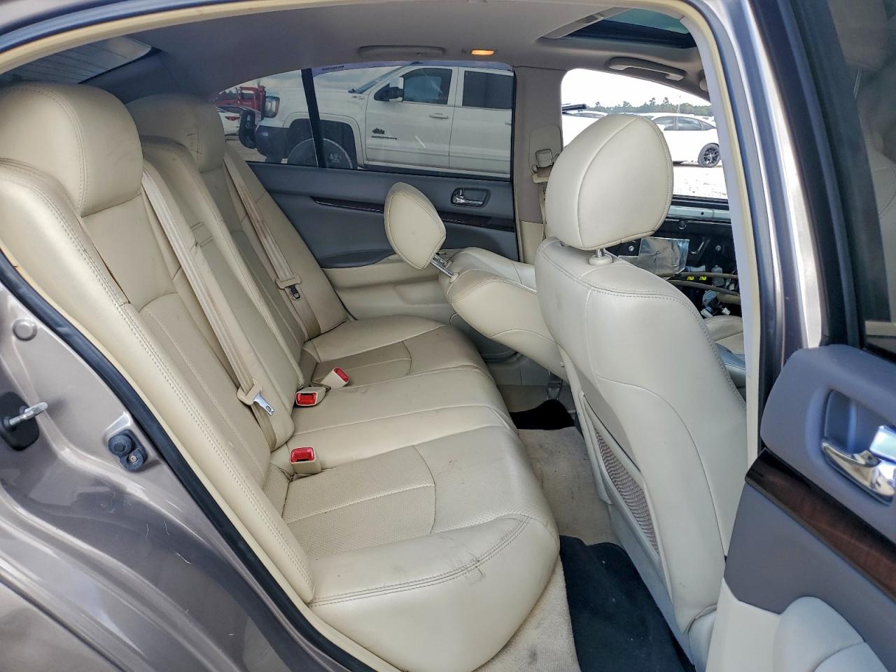 2012 INFINITI G37 photo 10