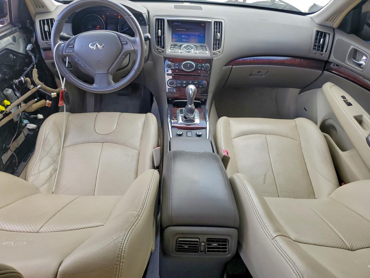 2012 INFINITI G37 photo 8