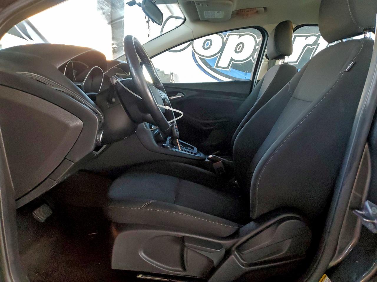 2015 FORD FOCUS SE photo 7