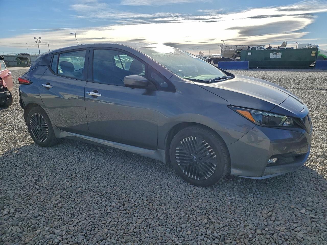 2025 NISSAN LEAF SV PLUS photo 4