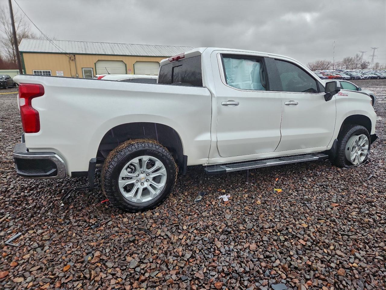 2025 CHEVROLET SILVERADO K1500 LTZ photo 3