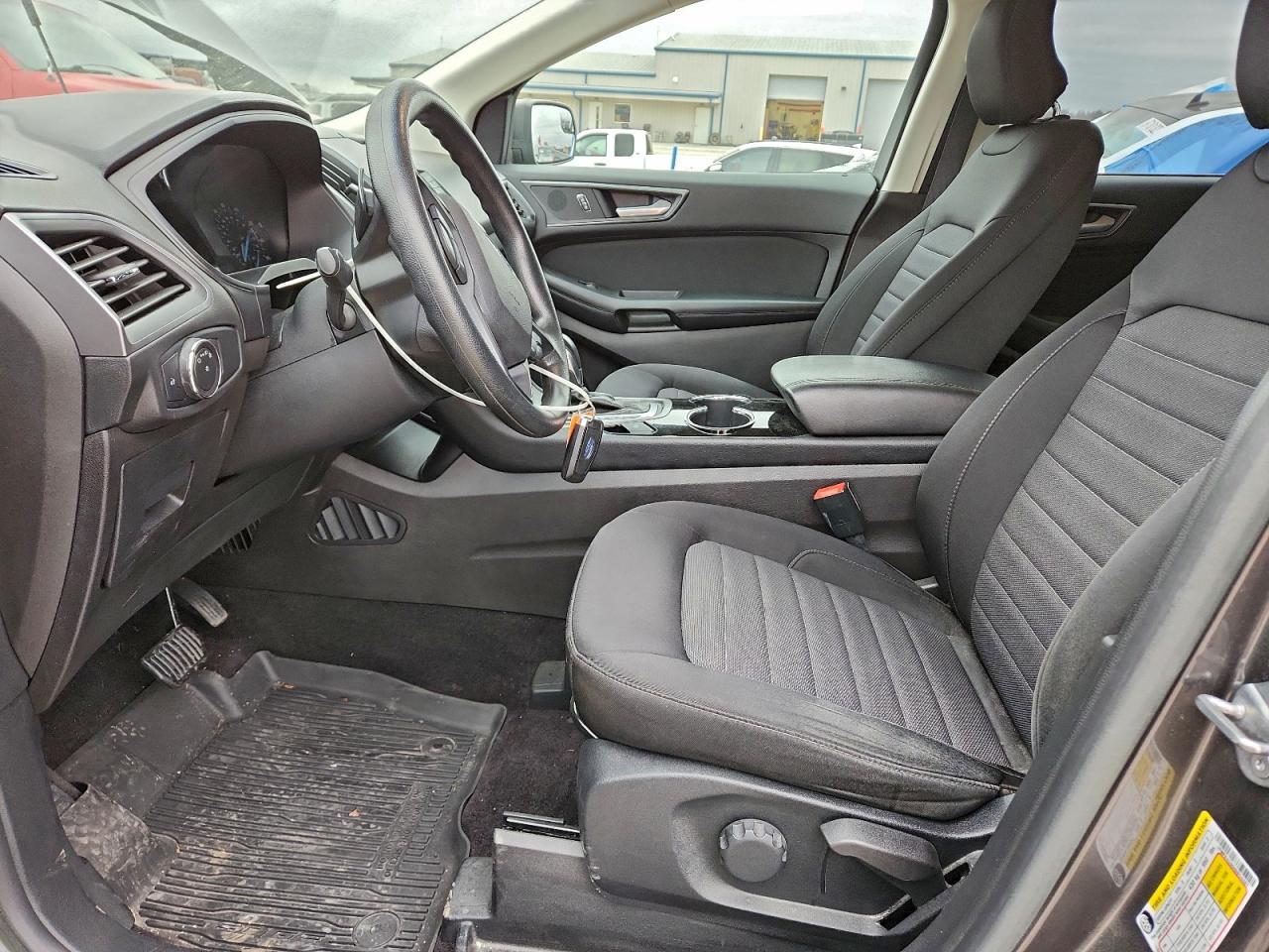 2017 FORD EDGE SE photo 7