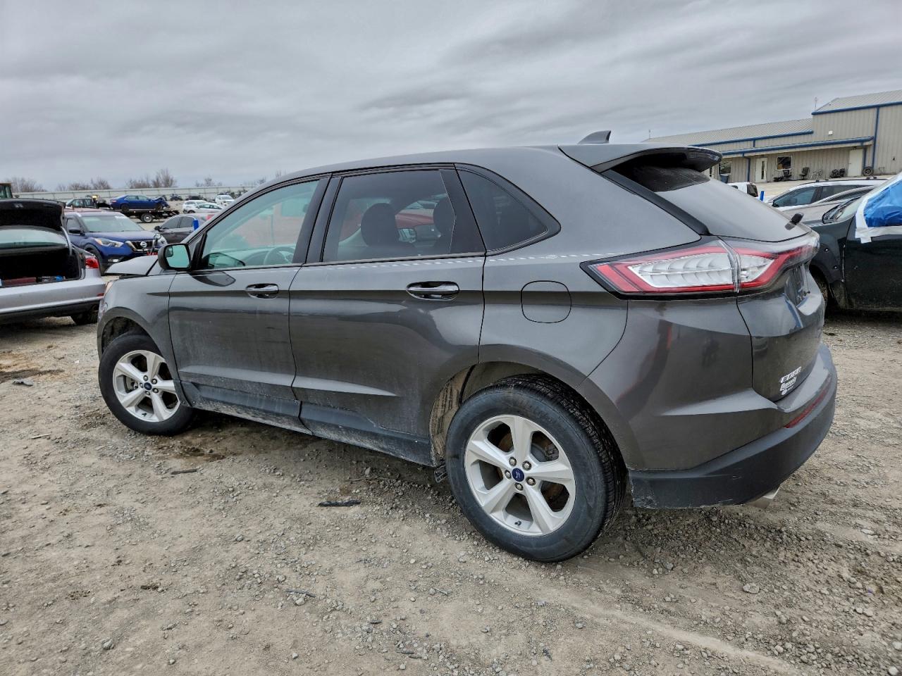 2017 FORD EDGE SE photo 2