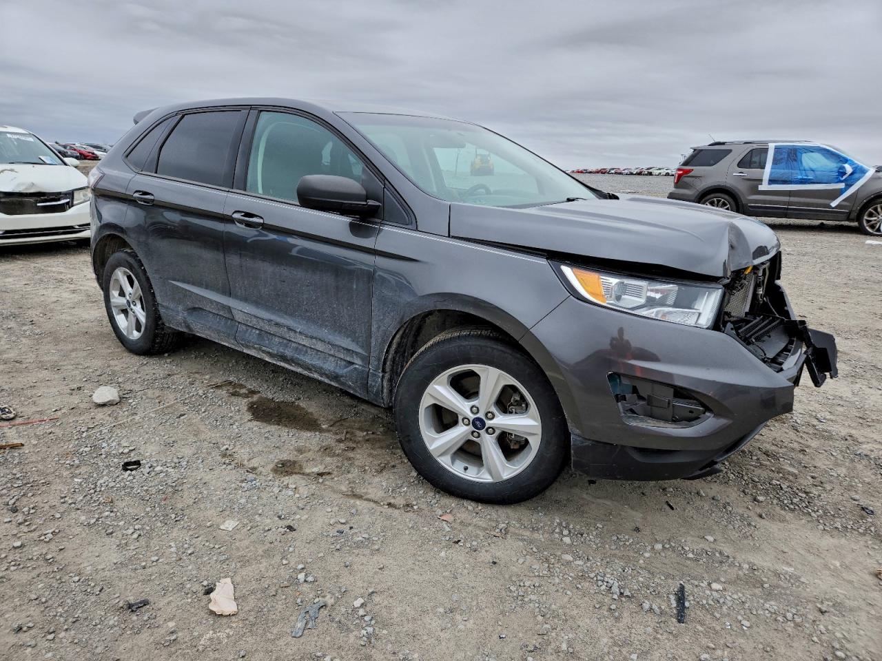 2017 FORD EDGE SE photo 4