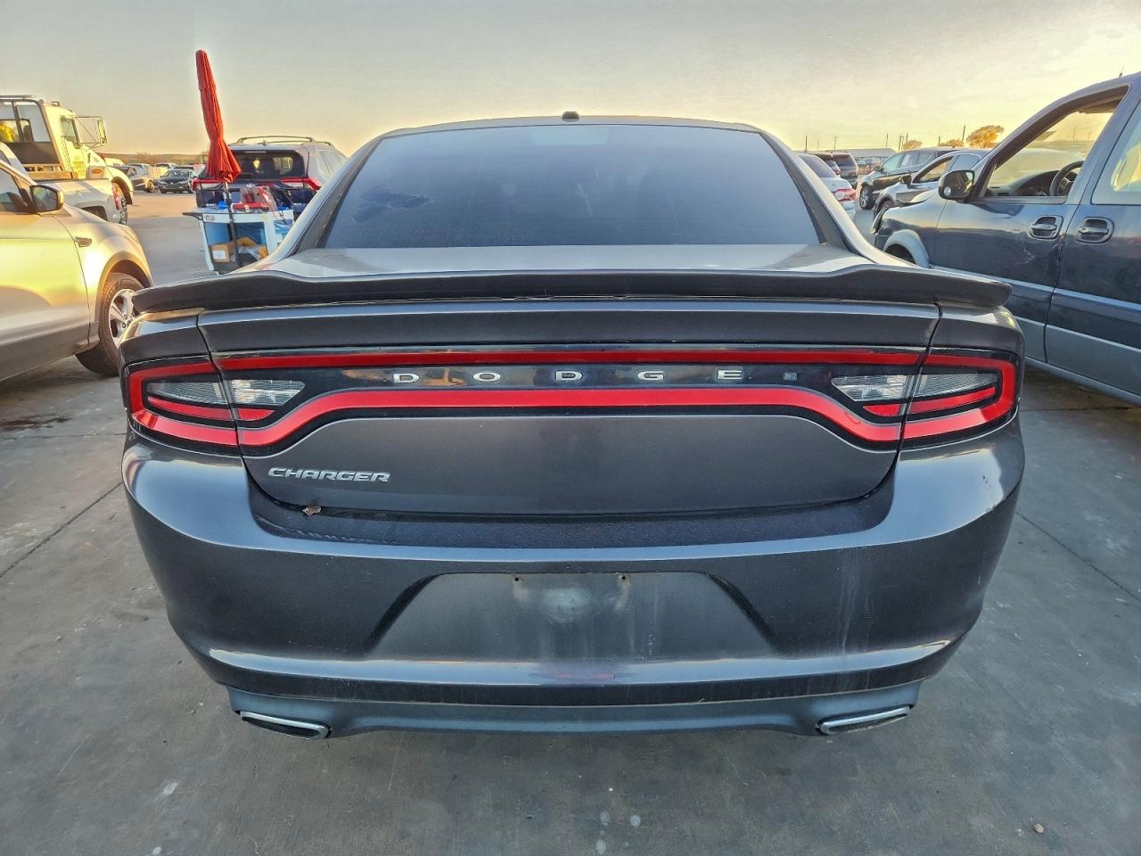 2015 DODGE CHARGER SE photo 6