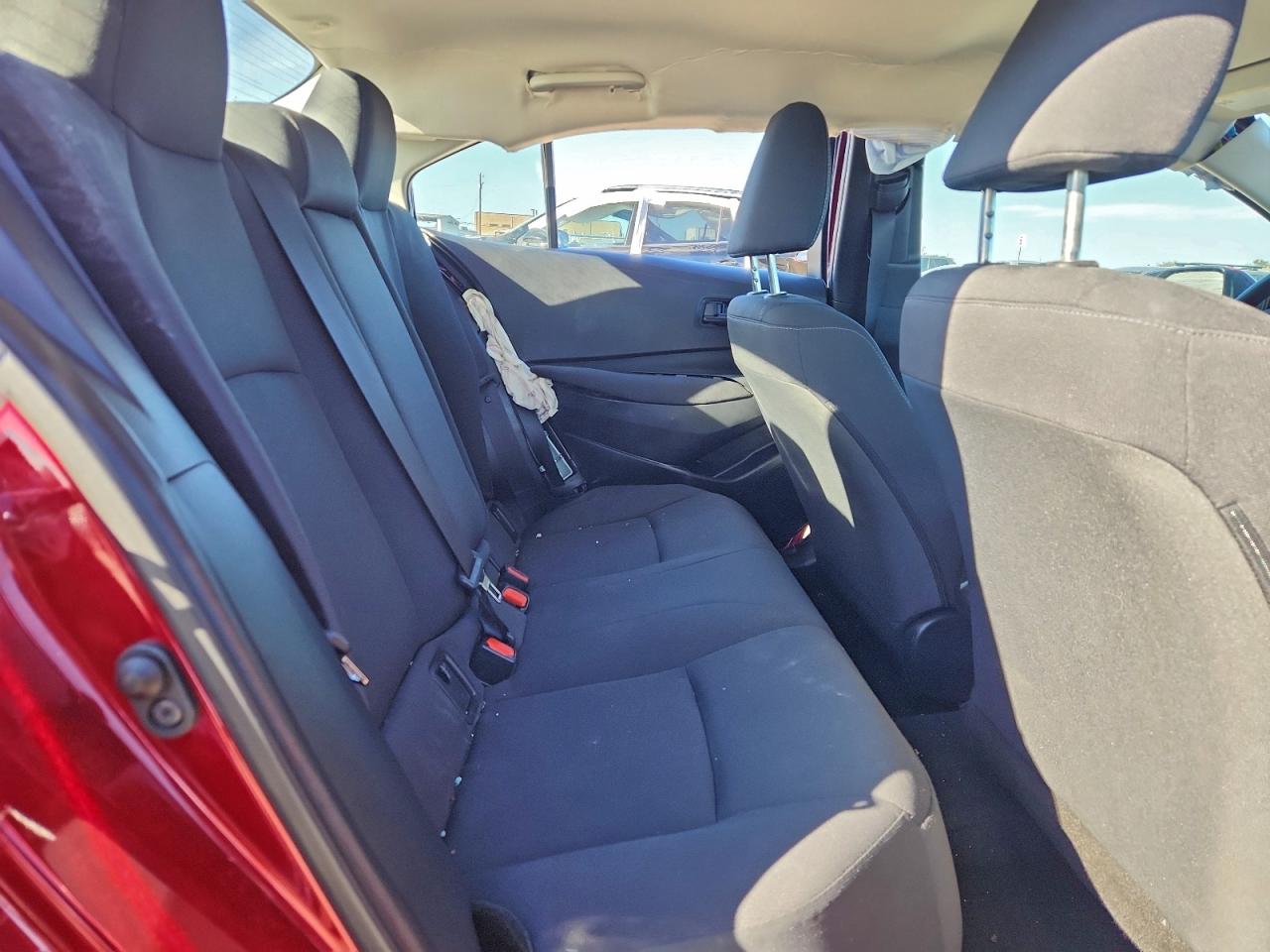 2025 TOYOTA COROLLA LE photo 28