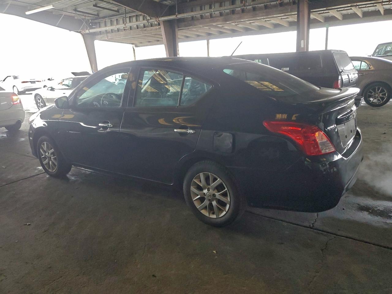 2018 NISSAN VERSA S photo 3