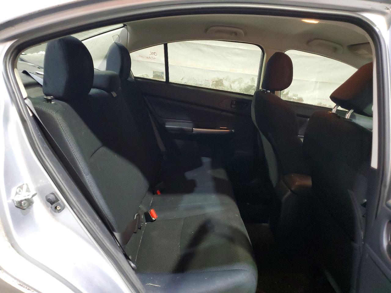 2016 SUBARU IMPREZA photo 10