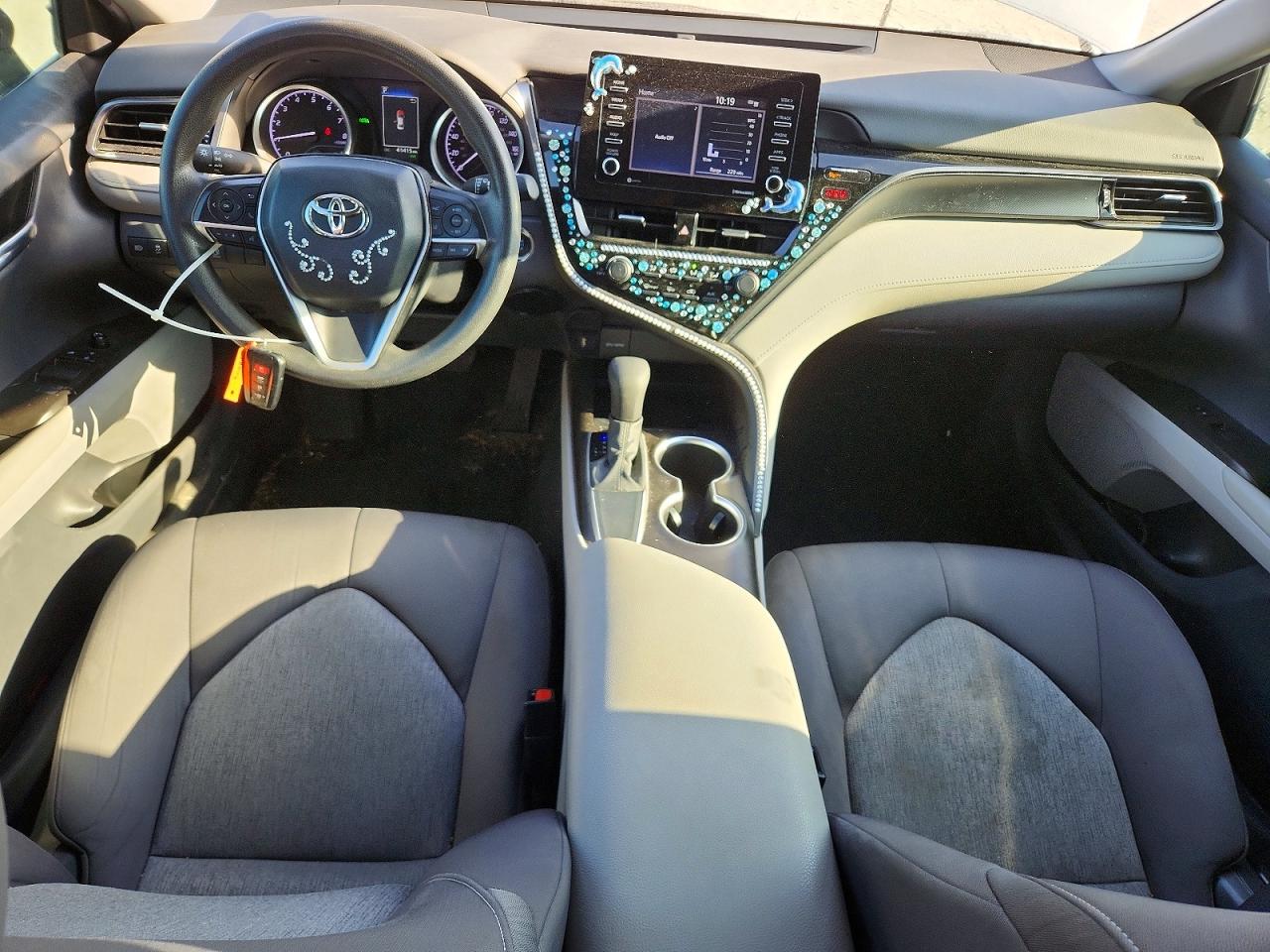 2021 TOYOTA CAMRY LE photo 8