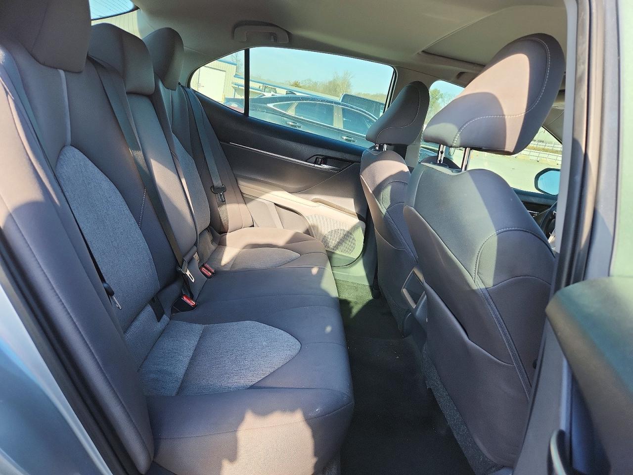 2021 TOYOTA CAMRY LE photo 10