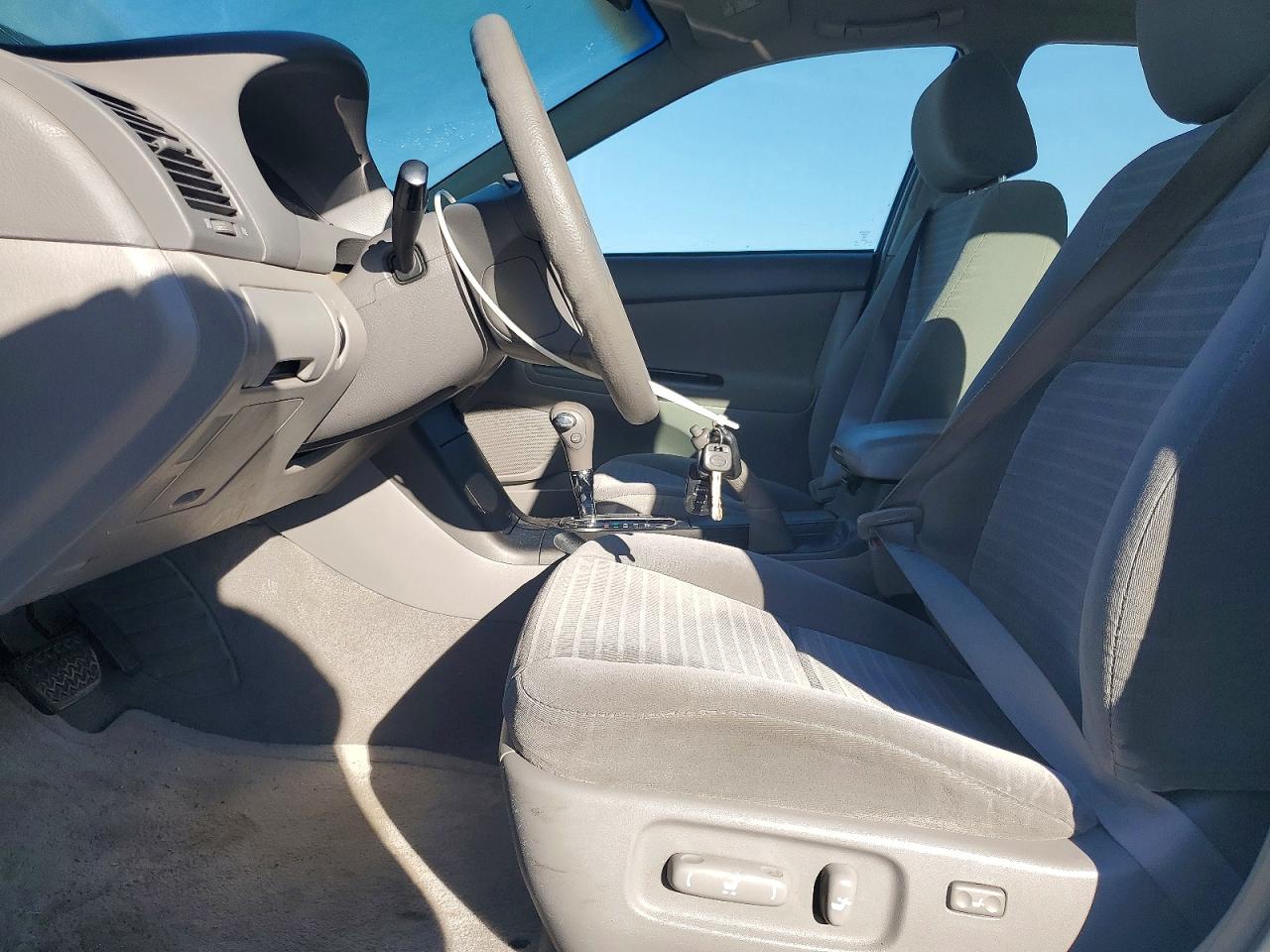 2006 TOYOTA CAMRY LE photo 7