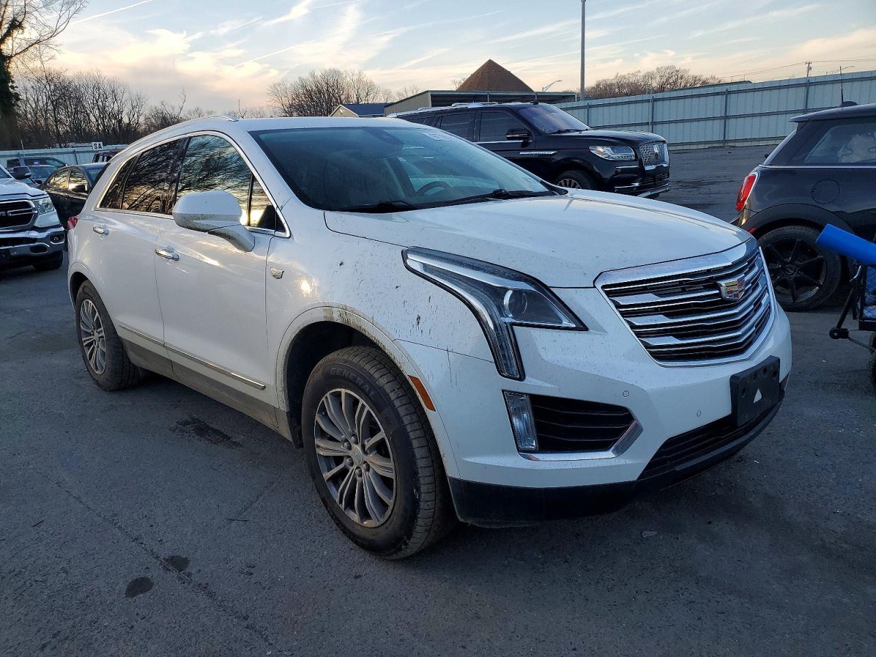 2019 CADILLAC XT5 LUXURY photo 4