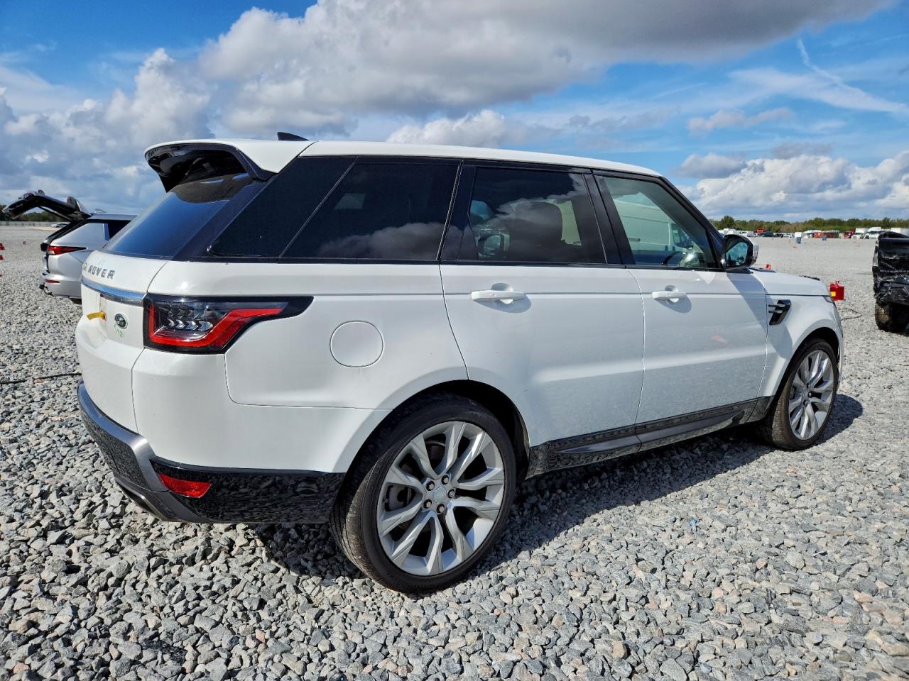 2020 LAND ROVER RANGE ROVER SPORT HSE photo 3