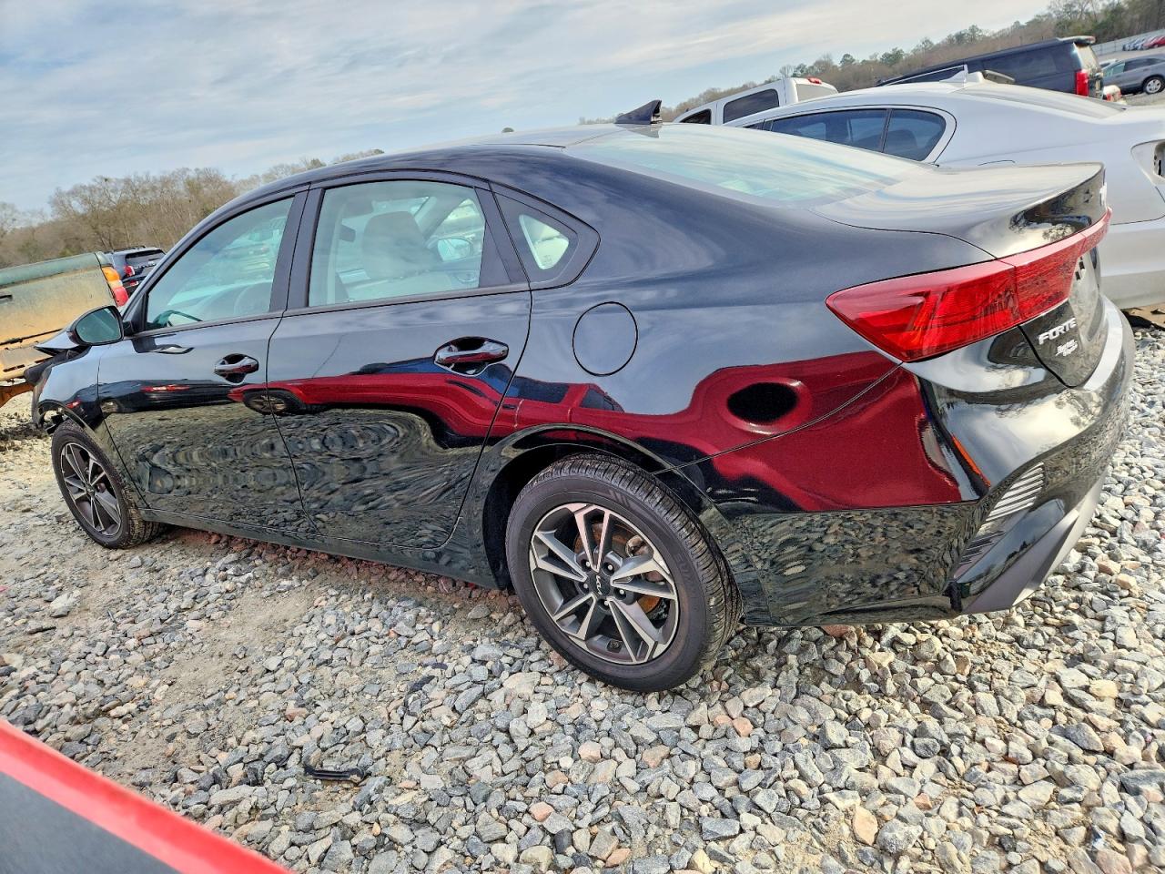 2023 KIA FORTE LX photo 2