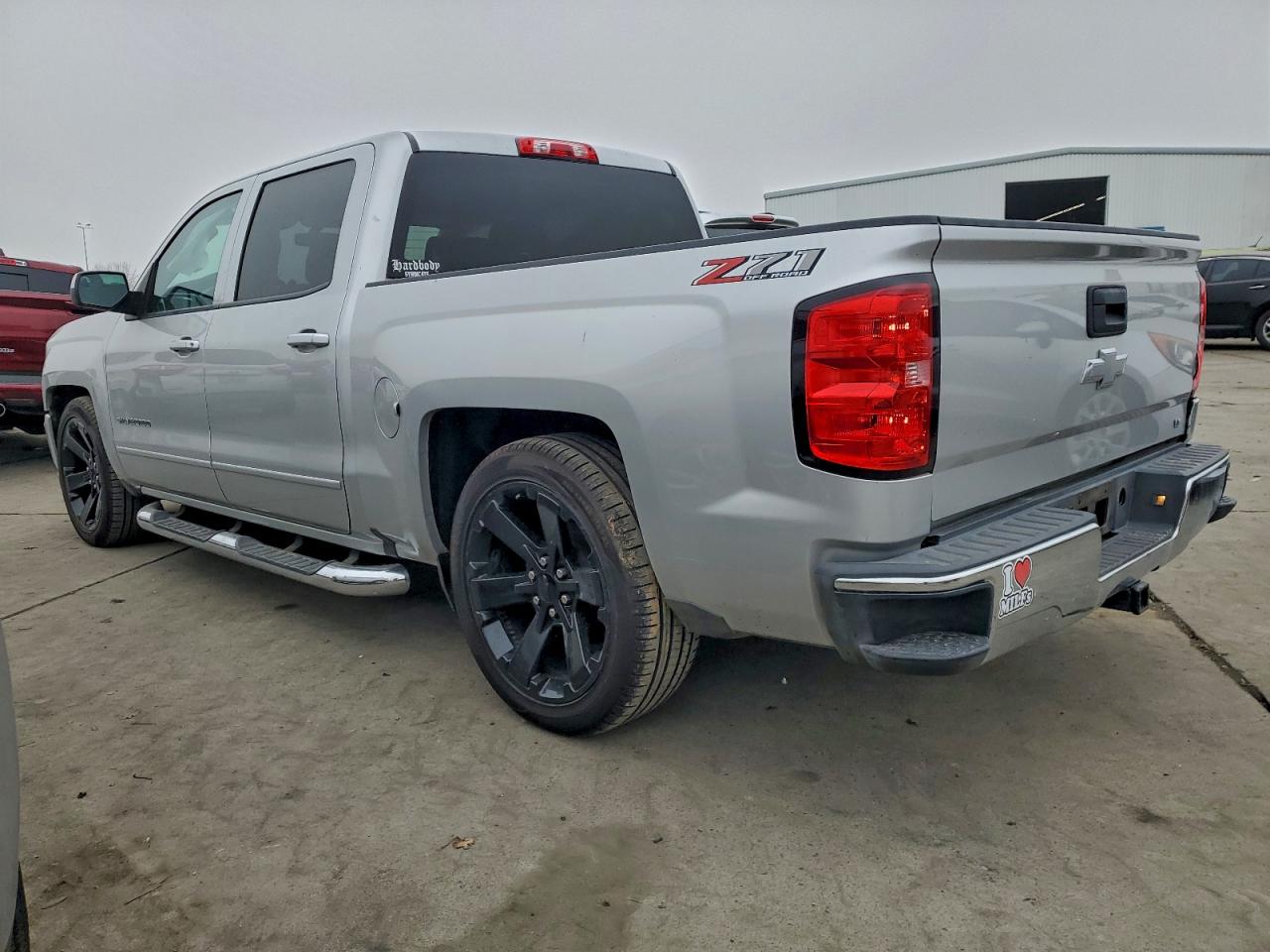 2018 CHEVROLET SILVERADO K1500 LT photo 2