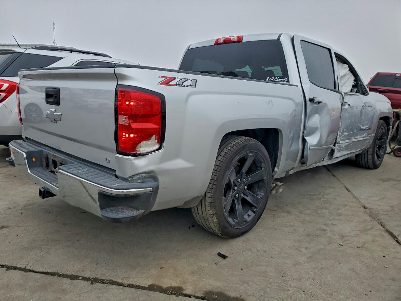 2018 CHEVROLET SILVERADO K1500 LT photo 3
